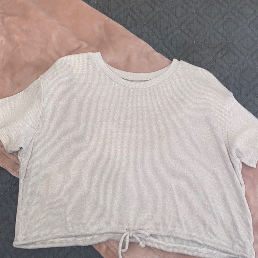 american eagle cropped shirt with tie in the front